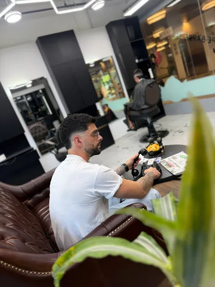 Dégradé net réalisé au salon Leli Coiffure à Vernier